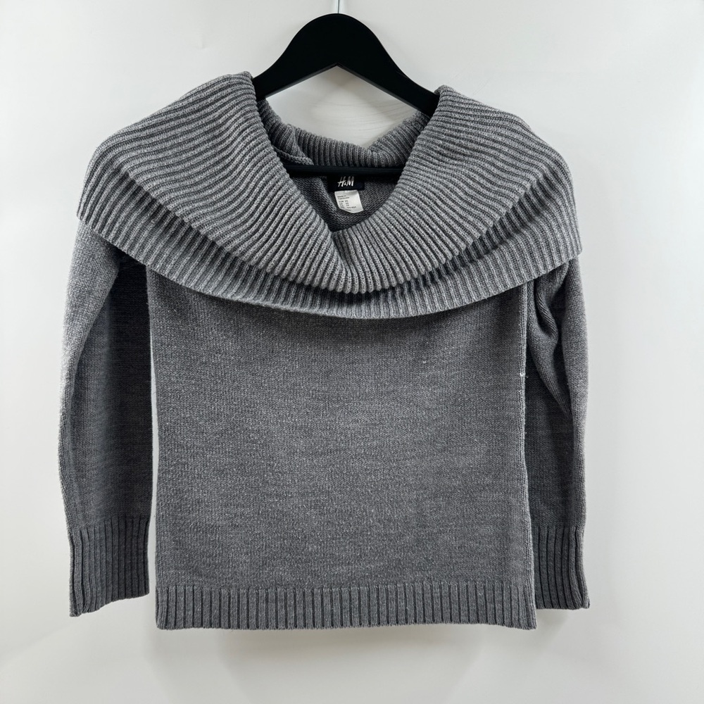 H&M Grey Off Shoulder Sweater – Women’s XS